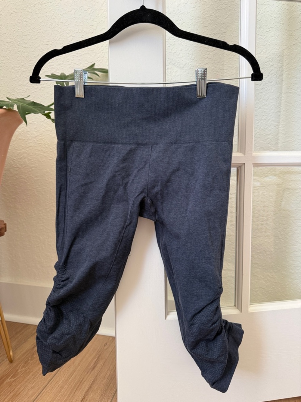 Women’s Cropped Active Leggings